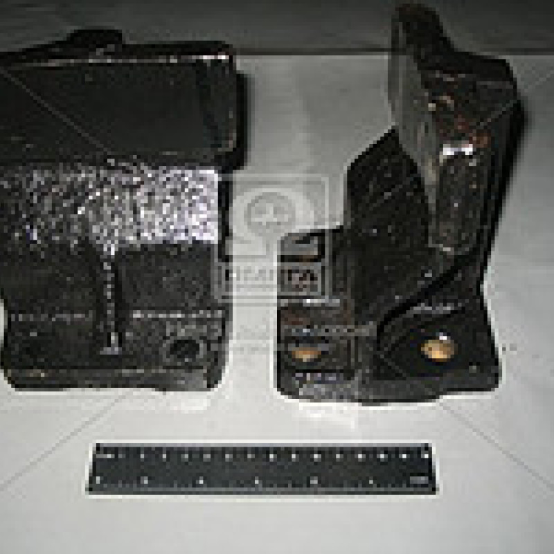 250-1001017 250-1001016 кронштейн середньої опори дв.,а/м КРАЗ.