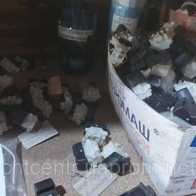 П147-3709000, клавішний перемикач КамАЗ, КРАЗ, МАЗ