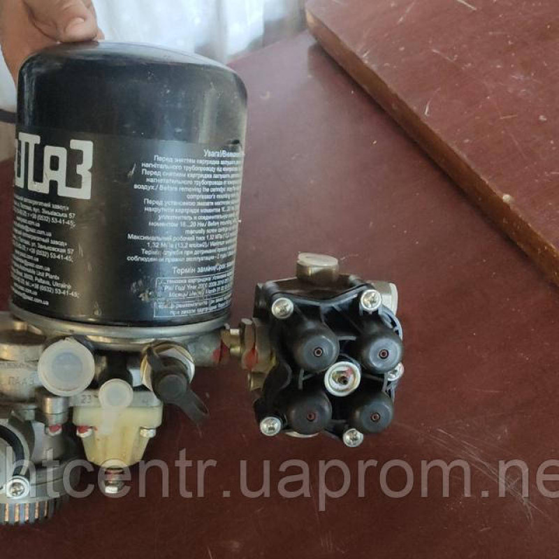 11-3536006 осушувач повітря з клапаном