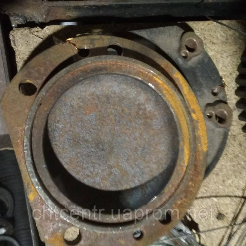 Кришка промвала ділить.кпп а/м КАМАЗ
