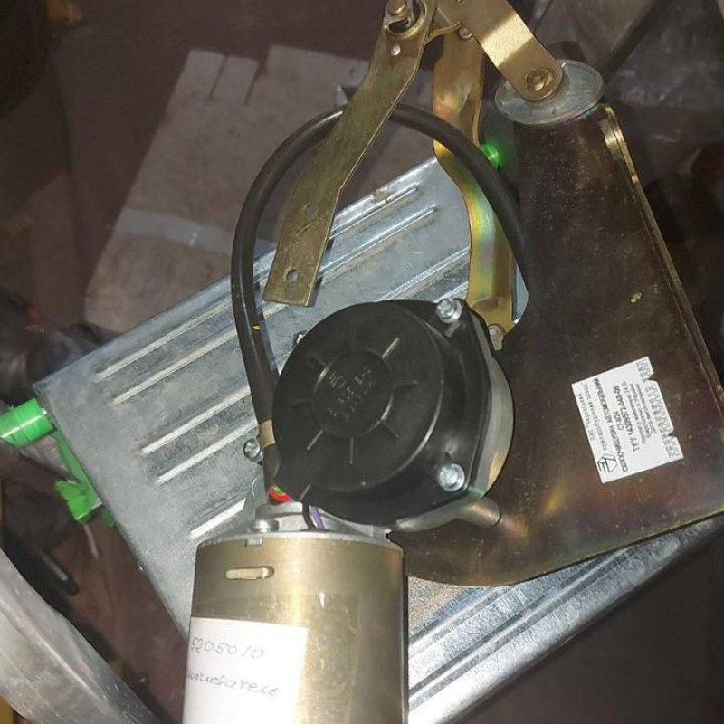 341-5205010, склоочисник з електричним приводом