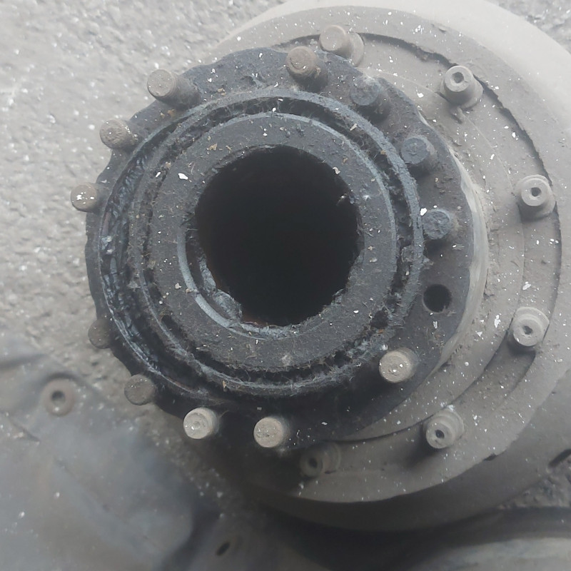 219-3104010/11, маточина/ступиця заднього колеса.а/м КРАЗ під довгу шпильку в зборі